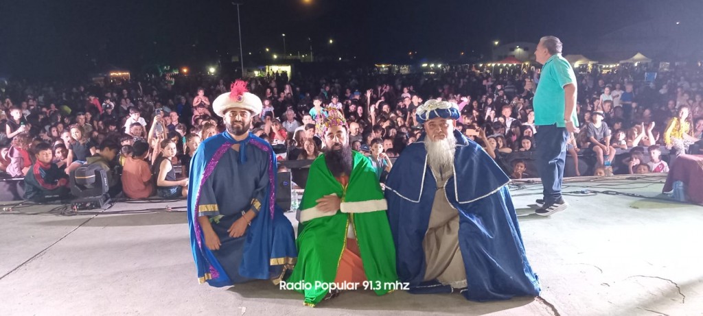 Multitudinaria y emotiva llegada de los Reyes Magos en la FISNA