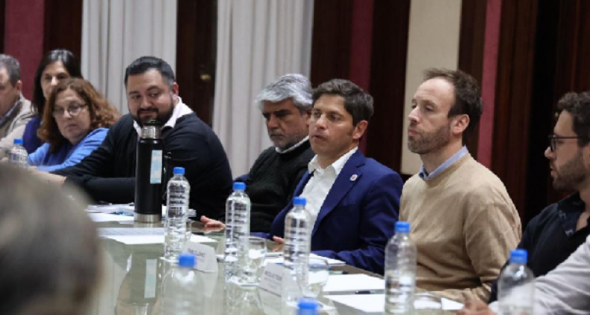 La Provincia acordó con los gremios bonaerenses un nuevo aumento salarial en enero