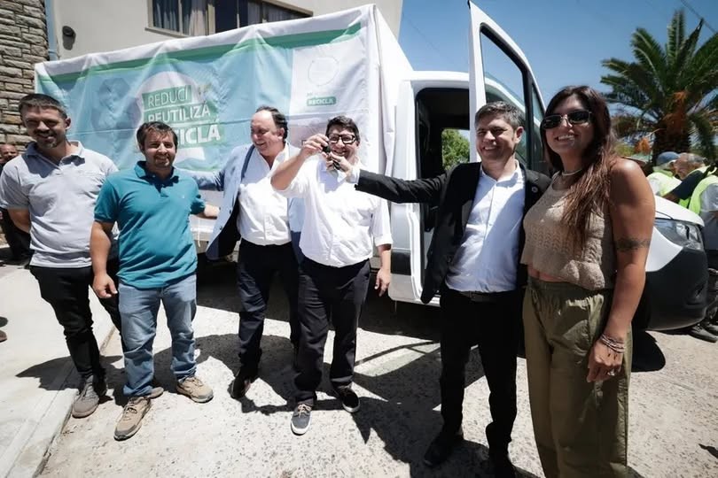 Kicillof entregó vehículos adquiridos a través de Provincia Leasing