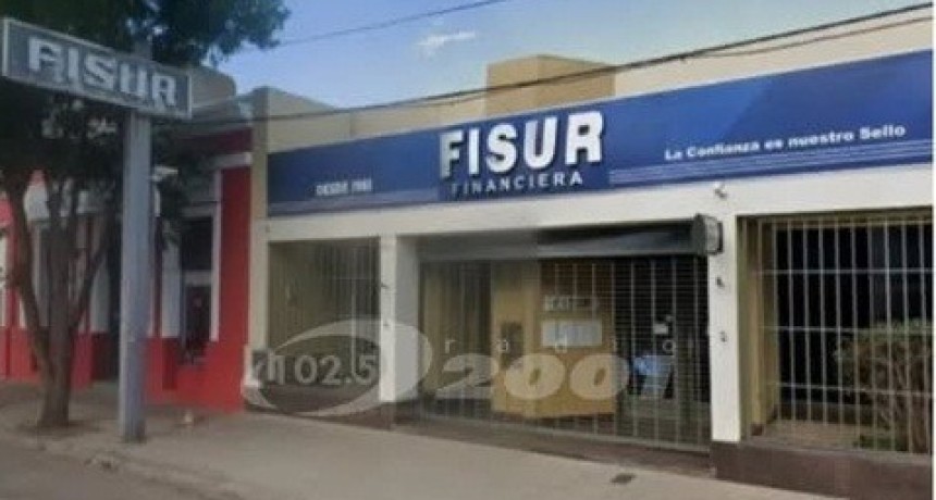 Ahorristas reclamaron respuestas frente a FISUR por la devoluci&oacute;n de sus dep&oacute;sitos