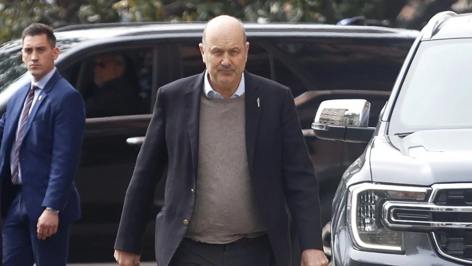 Santiago jefe de Gabinete, Sturzenegger Economía, Francos canciller, Santilli Interior y Ritondo por Menem: falta el ok de Karina