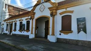 El intendente firmó el decreto que establece concursos para cubrir cargos de jefatura