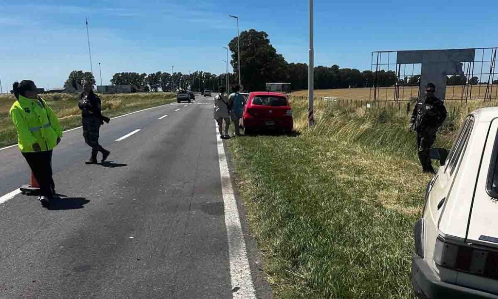 Choque en cadena en el acceso a Monte Hermoso: tres autos involucrados