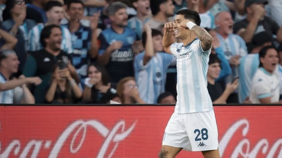En un partidazo, Racing derrotó 3-2 a River y lo eliminó en los octavos del Torneo Clausura