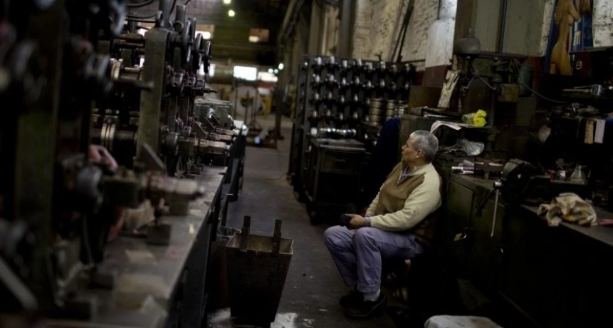 Cierra una empresa por hora y 394 personas pierden su trabajo por día