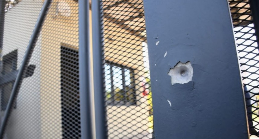  Una mujer qued&oacute; presa por la balacera a una empresa de medios comunicaci&oacute;n de Rosario 