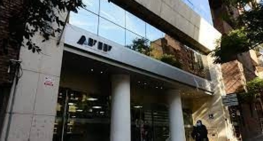  La AFIP intim&oacute; a 1.800 contribuyentes que no declararon sus cuentas en el exterior 