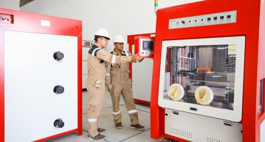 Todo listo en Berisso para fabricar bater&iacute;as  