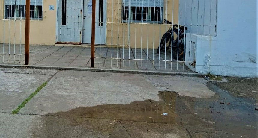 IMPORTANTE PERDIDA DE AGUA POTABLE  EN LA VEREDA DEL CAPS DE BIOS. ATEPAM/LUIGGI