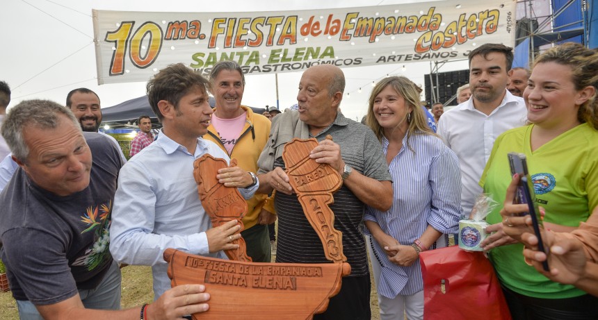  Kicillof particip&oacute; de la 10&deg; Fiesta de la Empanada Costera en Santa Elena