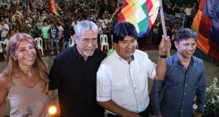 Kicillof particip&oacute; del acto por el D&iacute;a del Estado Plurinacional de Bolivia en Avellaneda