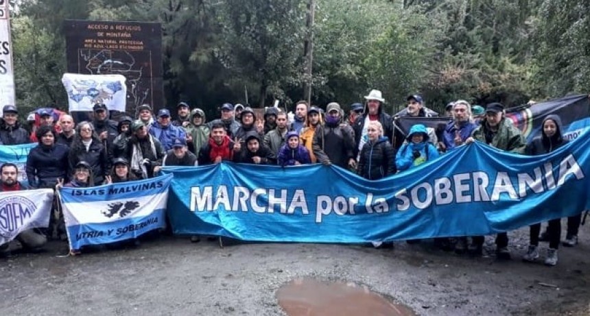  Comienza la marcha de organizaciones a Lago Escondido para denunciar 