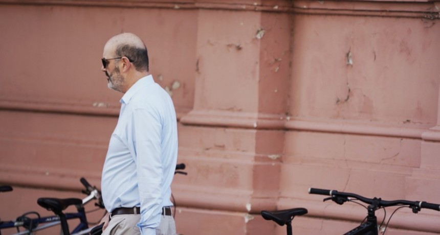 Crece el esc&aacute;ndalo del dictamen: lo habr&iacute;an reescrito horas despu&eacute;s de votado en un departamento de Recoleta