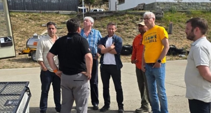 Cr&iacute;ticas a D&aacute;maso Larraburu porque no puede controlar el incendio que ya arras&oacute; con m&aacute;s de 2300 hect&aacute;reas en Nahuel Huapi