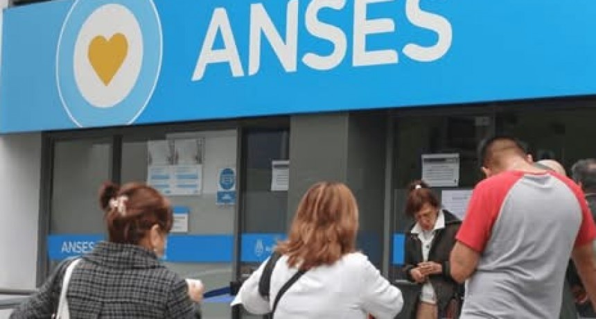 Atenci&oacute;n, urgente AUH: la importante advertencia de ANSES para los titulares que tengan celulares