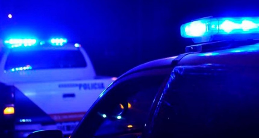 Detienen a dos personas con pedido de captura