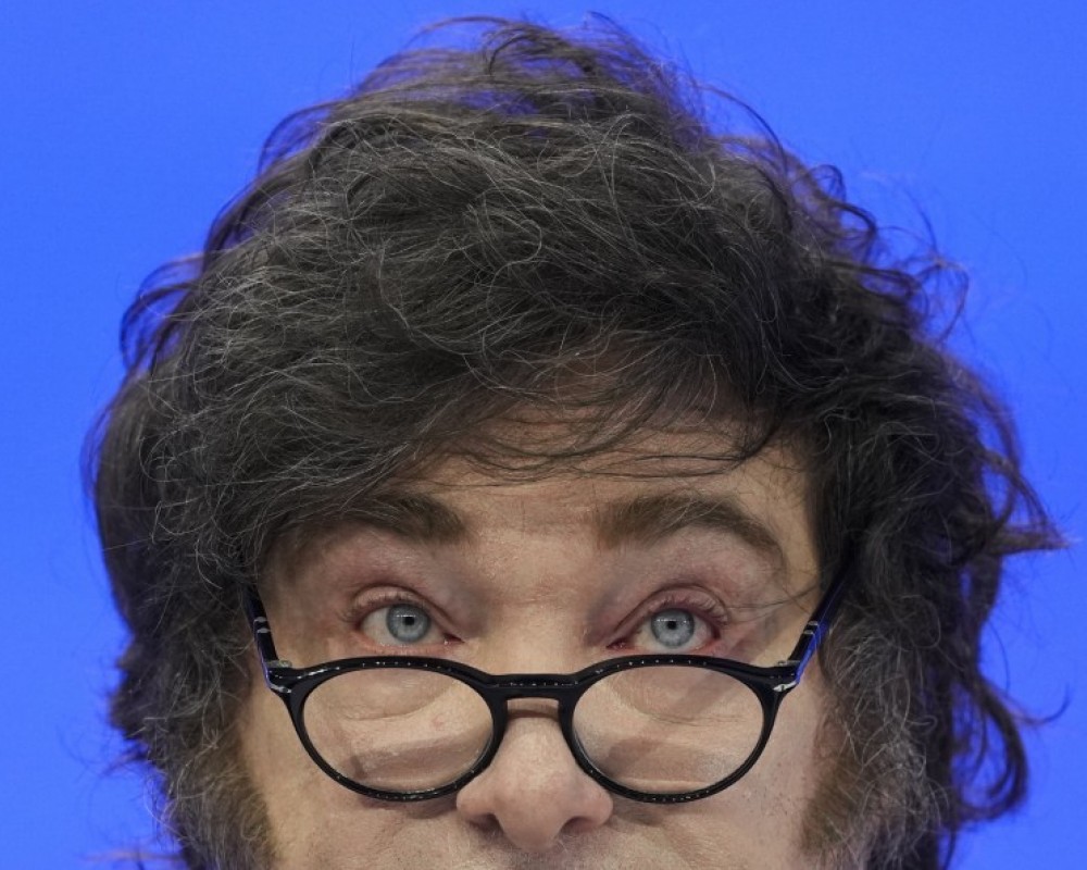 D&oacute;lar mata batalla cultural