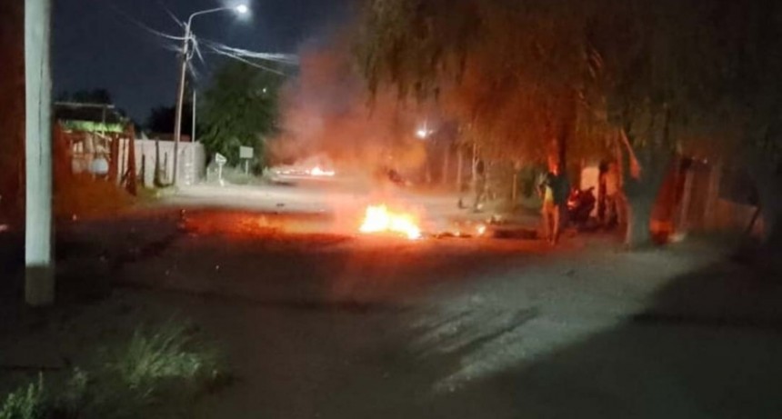 Barrio Mart&iacute;n Fierro: denuncian a due&ntilde;os de almac&eacute;n incendiado de abusar de menores de edad