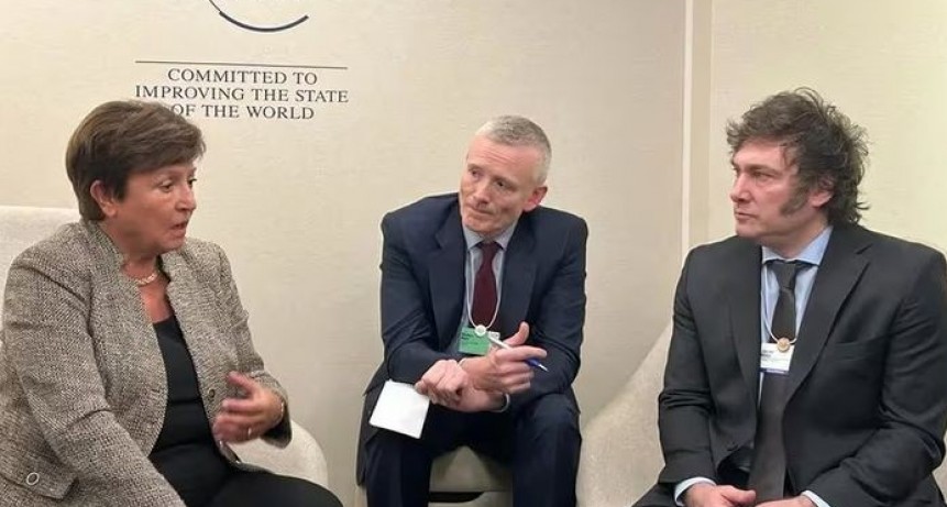 El Gobierno se comprometi&oacute; con el FMI a realizar aumentos superiores al 200% en las boletas de luz y al 150% para el gas