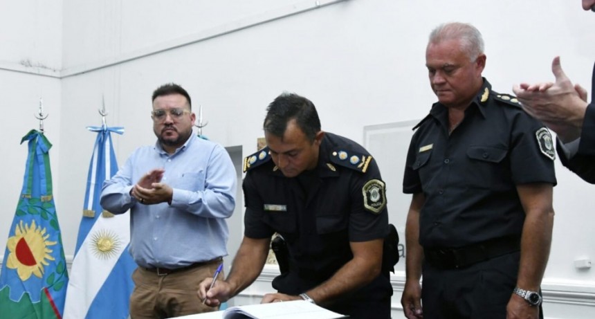 Cambios en la cupula de policia: Bezos asumi&oacute; como superintendente de Bah&iacute;a y la regi&oacute;n