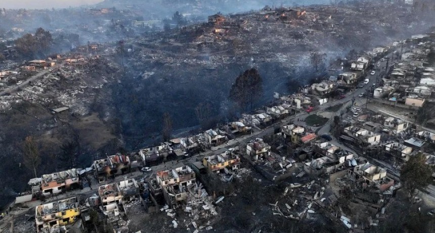 Dram&aacute;ticos incendios en Chile: hay al menos 19 muertos y se reactivaron los focos