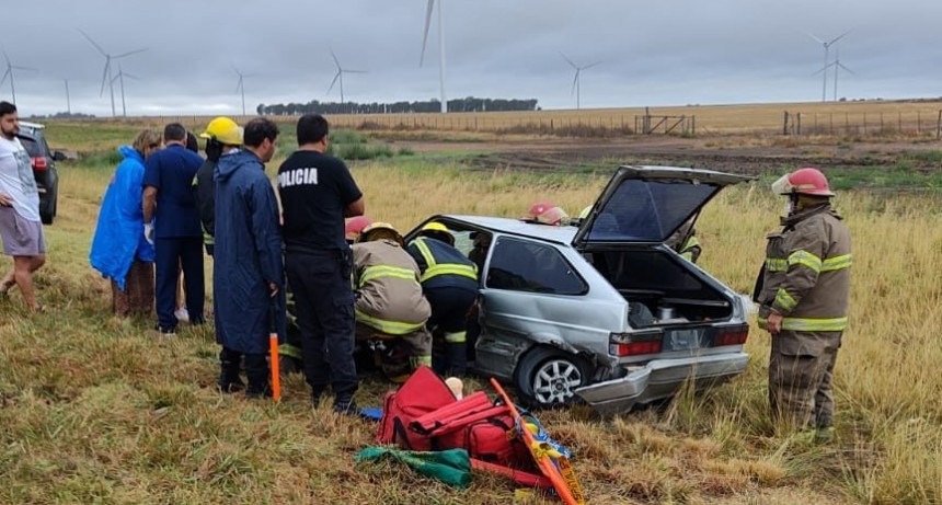 Despiste y vuelco en la Ruta 3, cerca del acceso a Pehuen Co