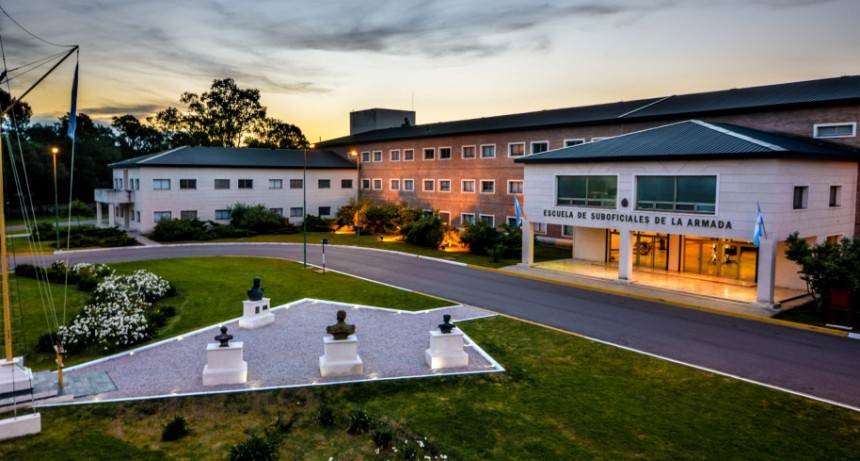 LLAMADO A CUBRIR CARGO DE PROFESOR NIVEL SUPERIOR  EN LA ESCUELA DE SUBOFICIALES DE LA ARMADA
