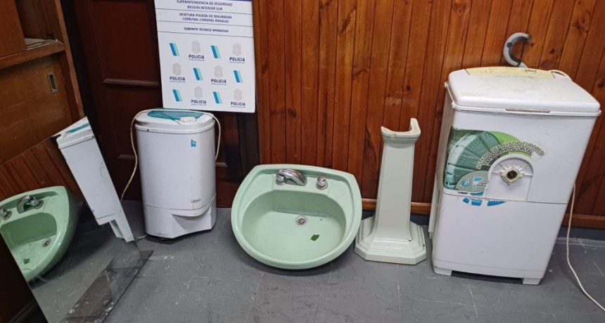 Rompio la puerta ingreso a la vivienda la robo 