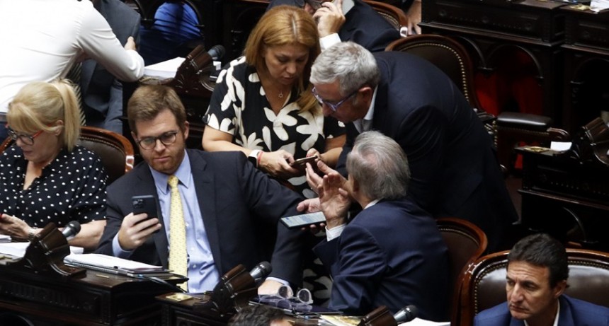 Pichetto y Cobos buscan votos para imponerle a Milei el Fondo Docente por ley