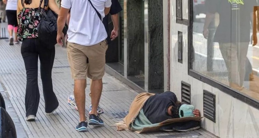 La UCA advierte que la pobreza alcanzar&aacute; el 60% en marzo y alerta sobre un posible &laquo;estallido social&raquo;
