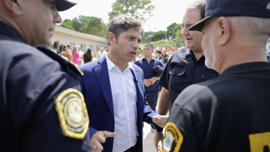 Kicillof duplica la oferta de Patricia a los gendarmes y le aumenta un 9% a La Bonaerense