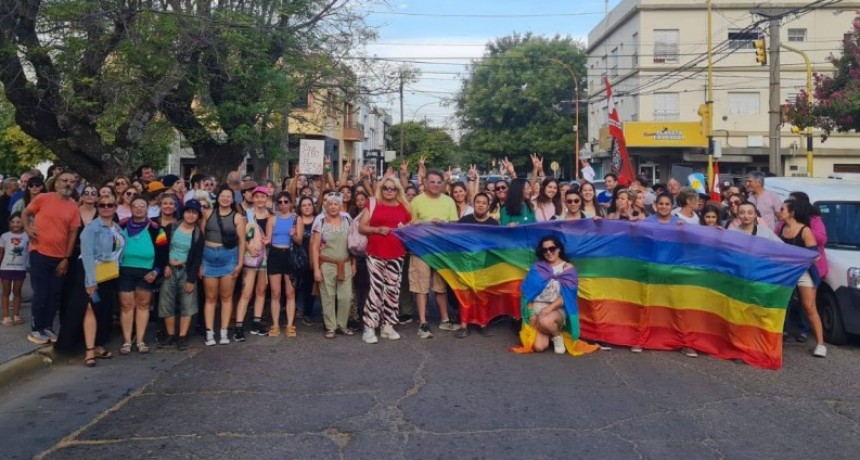 Punta Alta dijo presente en la Movilizacion por Mujeres y Disidencias