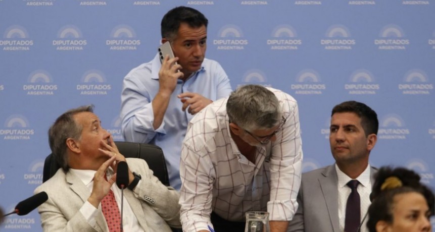 Con el apoyo de Jalil y Zamora, el Gobierno consigui&oacute; el dictamen para suspender las PASO