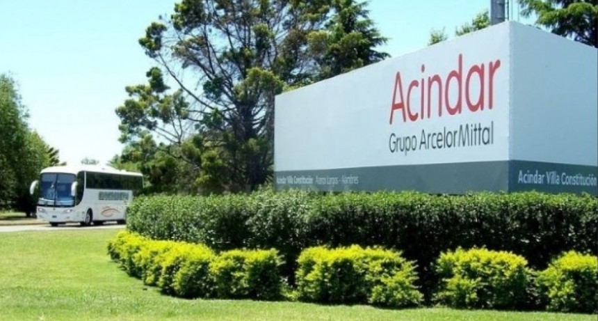 Acindar suspende a casi mil trabajadores tras los aranceles que impuso Trump al acero