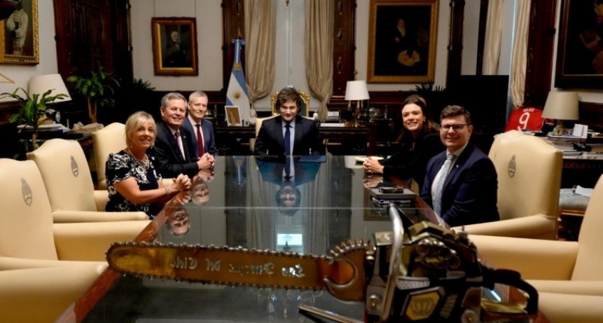 Denuncian a Milei ante el FBI y la SEC