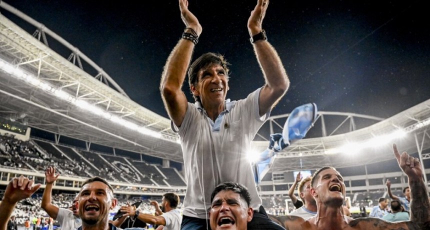 El DT de Racing vivi&oacute; su "cumplea&ntilde;os m&aacute;s lindo" y exclam&oacute;: "&iexcl;Vamos por la Libertadores!"