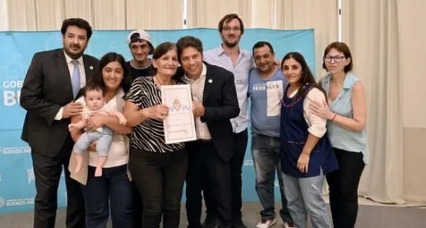 La Provincia entregó escrituras gratuitas a familias de Villarino