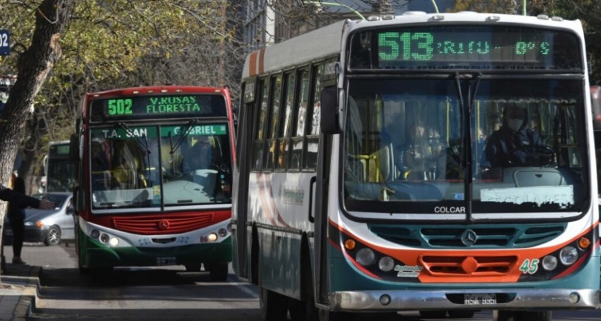 La UTA en Bahía realiza un paro durante la marcha de la CGT contra la reforma laboral