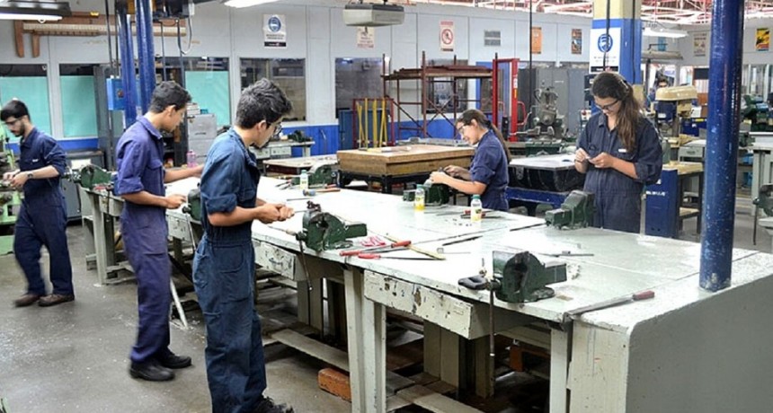 Fondos para escuelas t&eacute;cnicas: "No se puede mirar para otro lado"