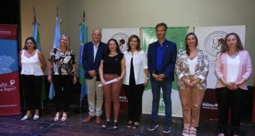 Acto de colaci&oacute;n de la UPSO Punta Alta en el Teatro Col&oacute;n 