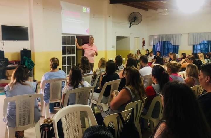 Contin&uacute;an las capacitaciones al personal municidad sobre perspectiva de g&eacute;nero, adicciones,ni&ntilde;ez y adolescencia