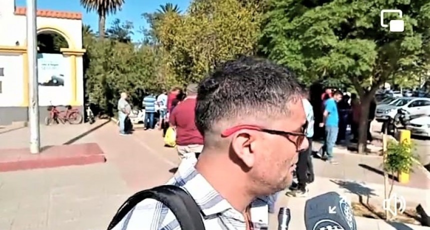 Fracasaron las reuniones en la municipalidad y el paro continua.