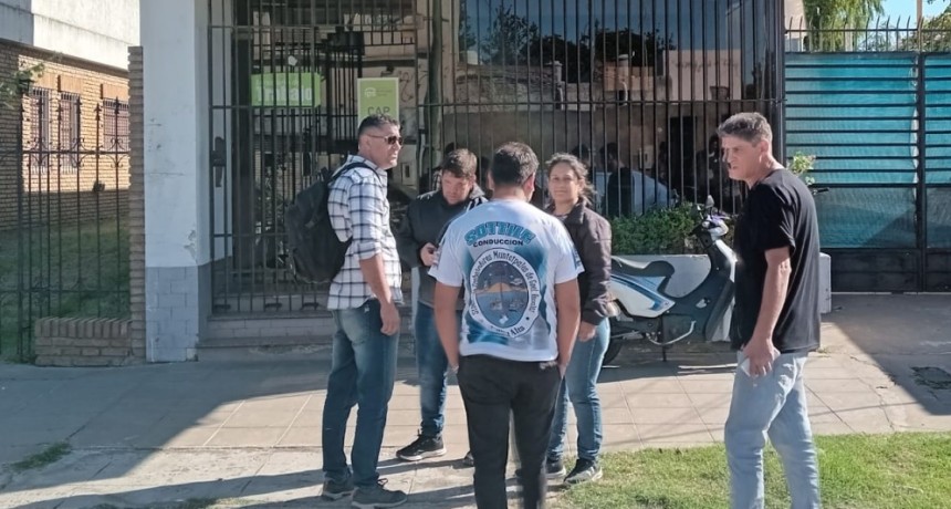 Conflicto Municipal: Gesto de los trabajadores para el primero de abril