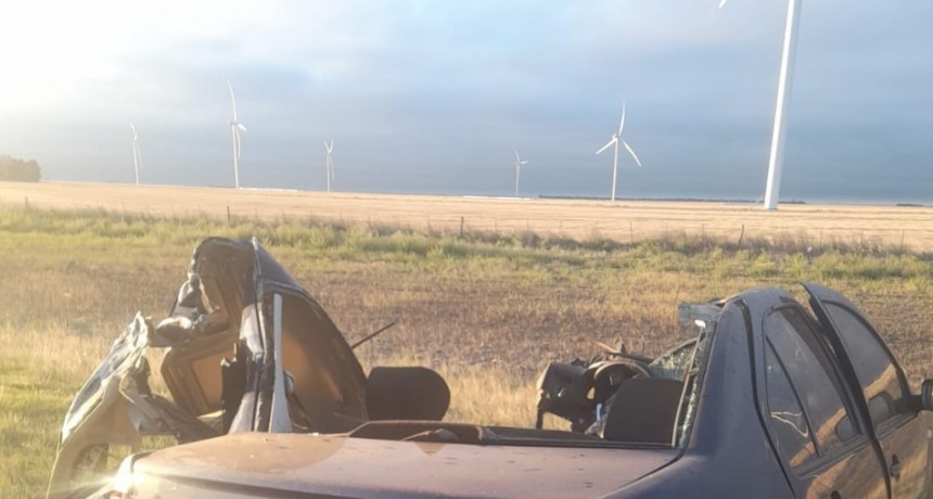 Chocaron un colectivo y un auto en la Ruta 3: hay un fallecido