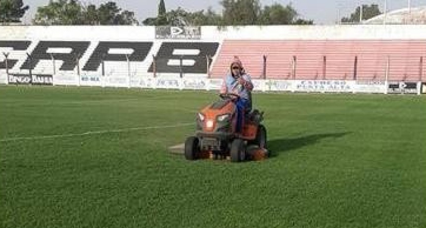 Resembrado y arenadora nueva para el Club Rosario