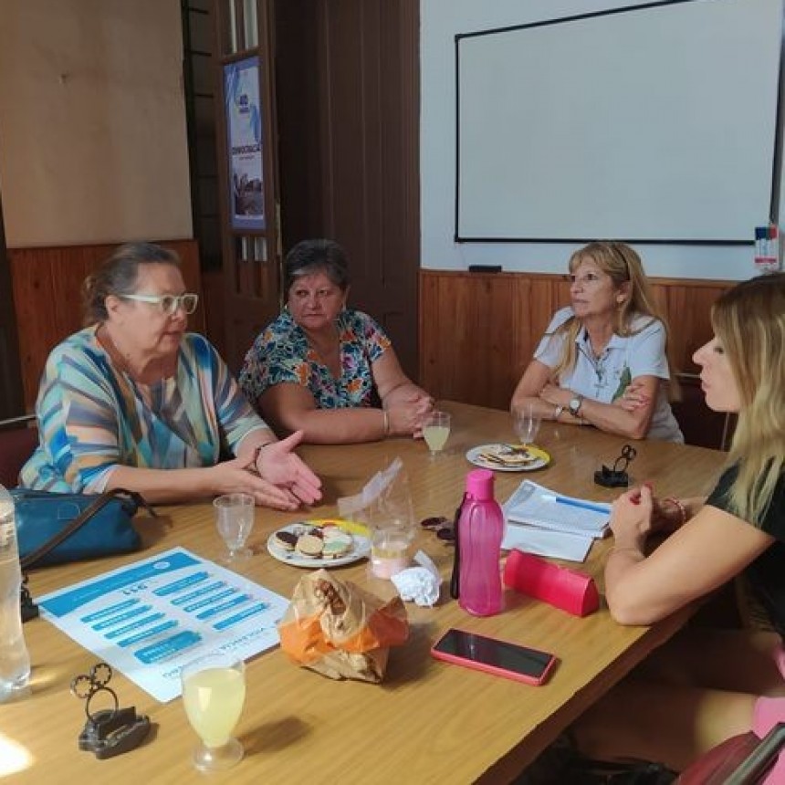 Mes de la Mujer: Intensa actividad de la Asociaci&oacute;n Civil de Enfermeras-HNPB 1982 Por Malvinas
