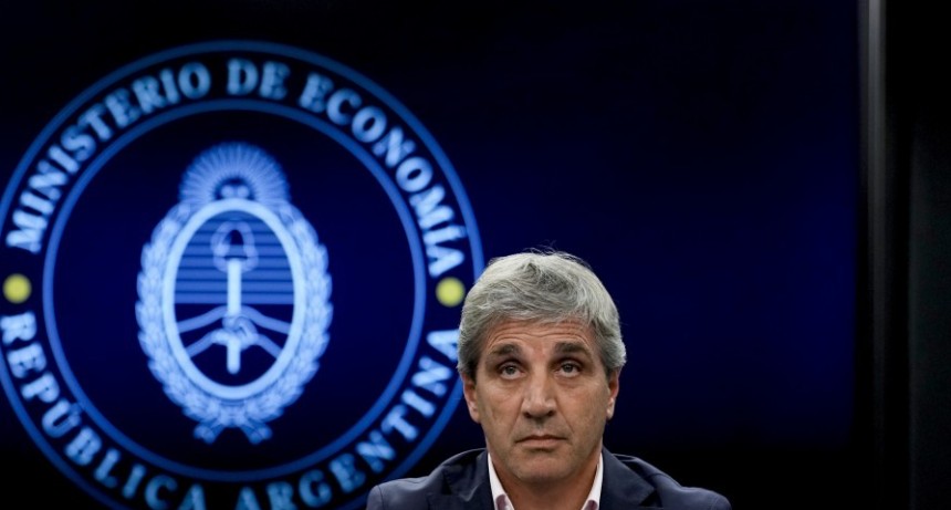 Caputo perdi&oacute; casi USD 600 millones de reservas y pidi&oacute; un salvataje urgente al FMI