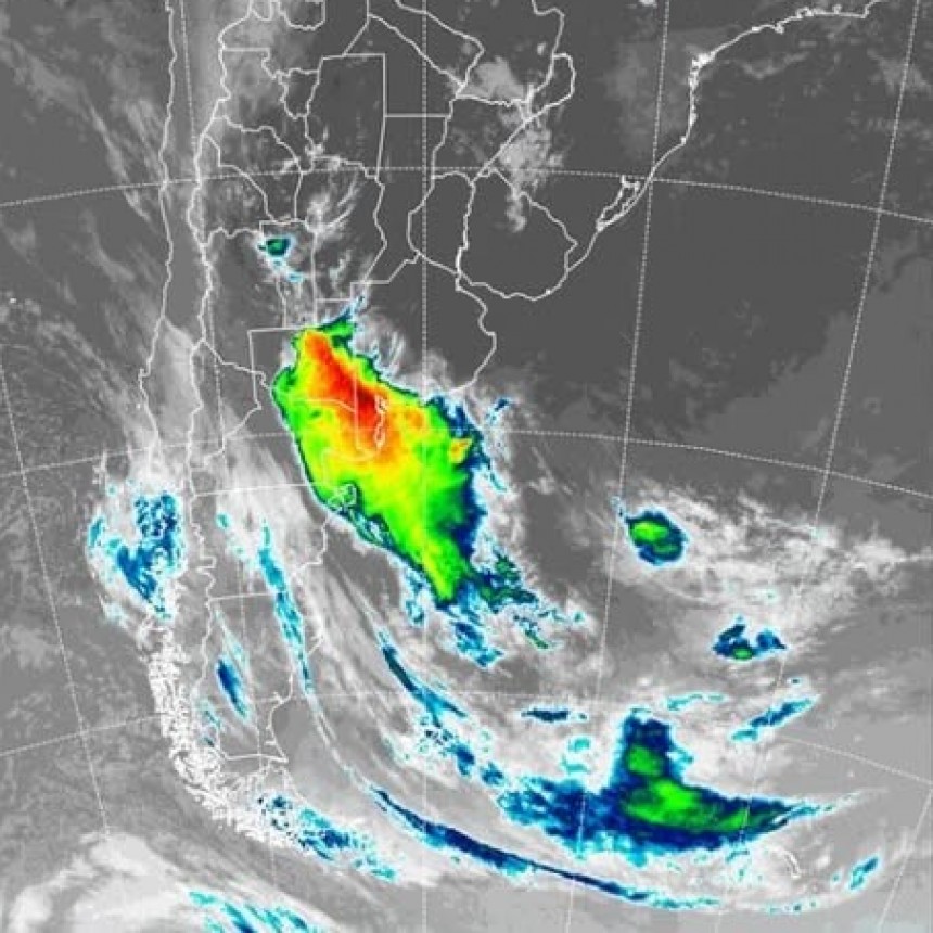 La regi&oacute;n en vilo: elevan a roja la alerta por tormentas