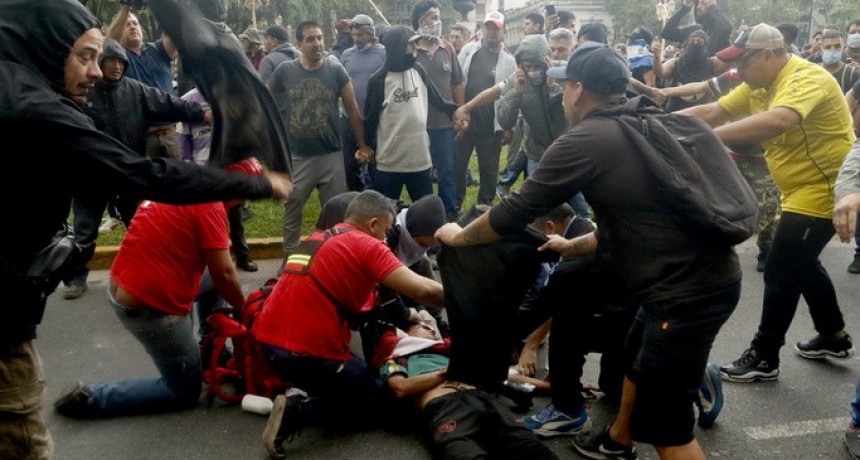 Patricia Bullrich redobla la apuesta y el Gobierno promete otro mi&eacute;rcoles de salvaje represi&oacute;n