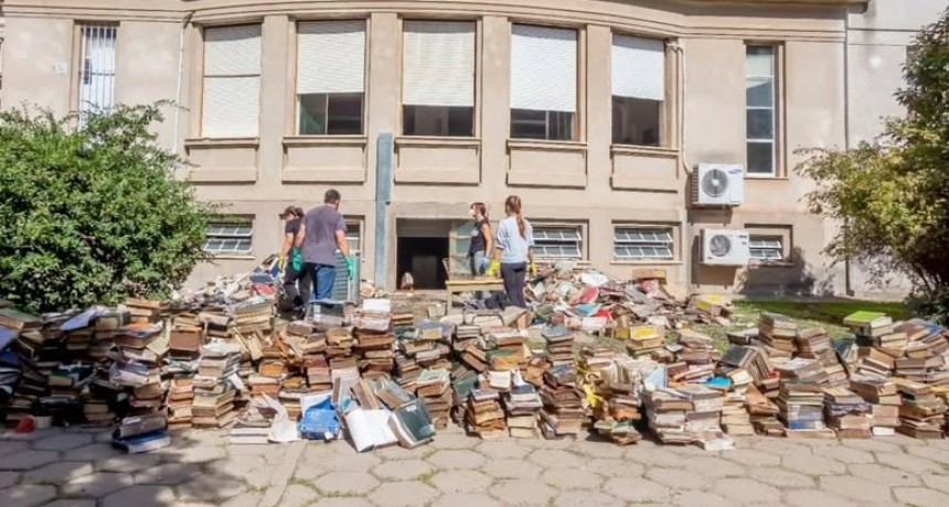 Setenta mil libros a la basura